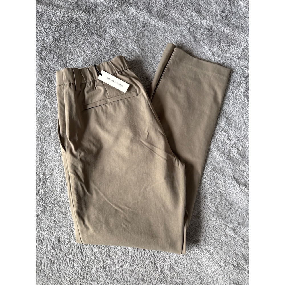 Banana Republic Athletic Fit Khaki Chino Pants Mens 31x30 Tan NWT